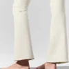 High-Waist Airbrush 7/8 Bootcut Legging — Marfil