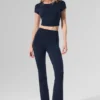 High-Waist Airbrush Legging con corte acampanado 7/8 - Azul marino