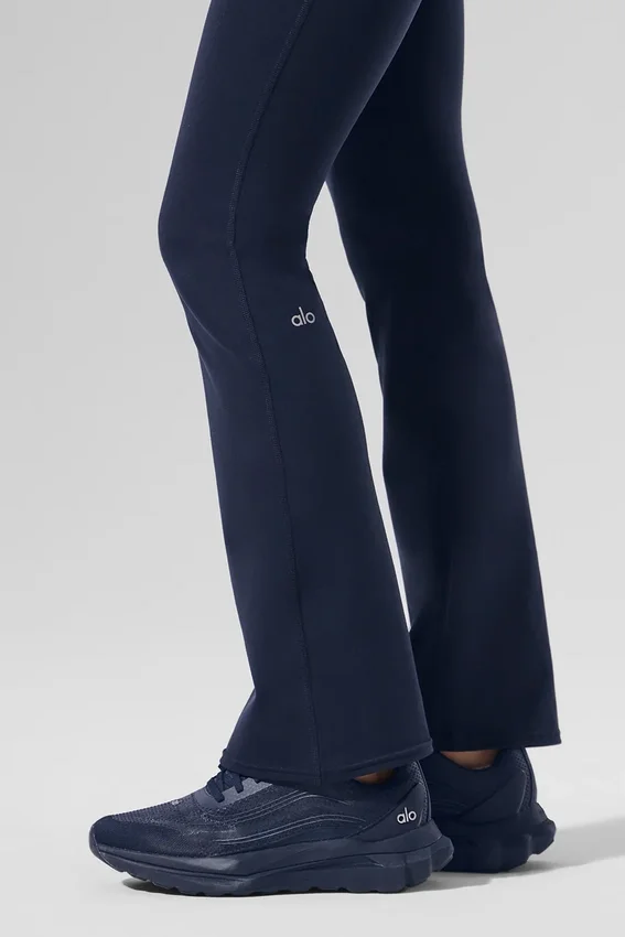 High-Waist Airbrush Legging con corte acampanado 7/8 - Azul marino