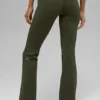 High-Waist Bootcut Leggings Alo Softsculpt – Verde oliva
