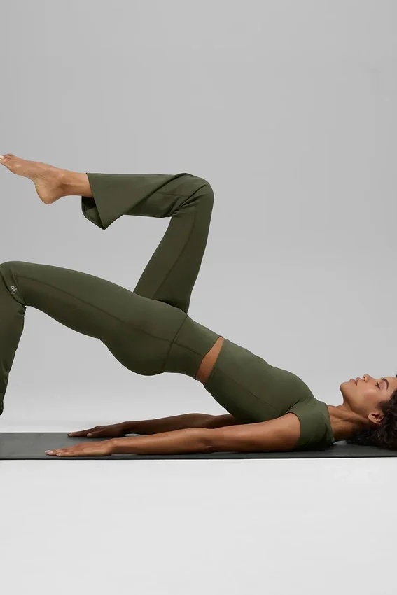 High-Waist Bootcut Leggings Alo Softsculpt – Verde oliva