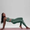 High-Waist Race Pace 7/8 Leggings con diseño Airbrush — Verde trébol/Blanco