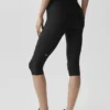 High-Waist Sleek Capri - Negro