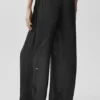 High-Waist Straight Leg Pant «Golden Hour», semitransparente — Negro