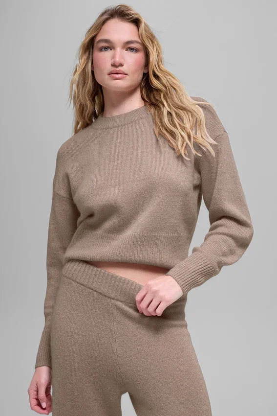 Jersey corto de cuello redondo «New Class» de lana y cachemira - Chai Latte