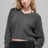 Jersey corto de lana y cachemira con cuello en V de la colección «New Class» - Gris platino