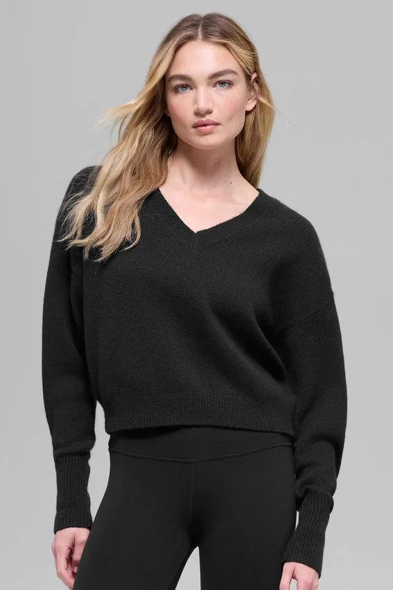 Jersey corto de lana y cachemira «New Class» con cuello en V — Negro