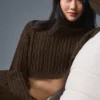 Jersey de cuello alto corto de punto trenzado «Winter Bliss» de manga larga - Espresso