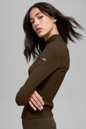 Jersey de manga larga con cuello alto «Mesmerize» de punto acanalado – Espresso