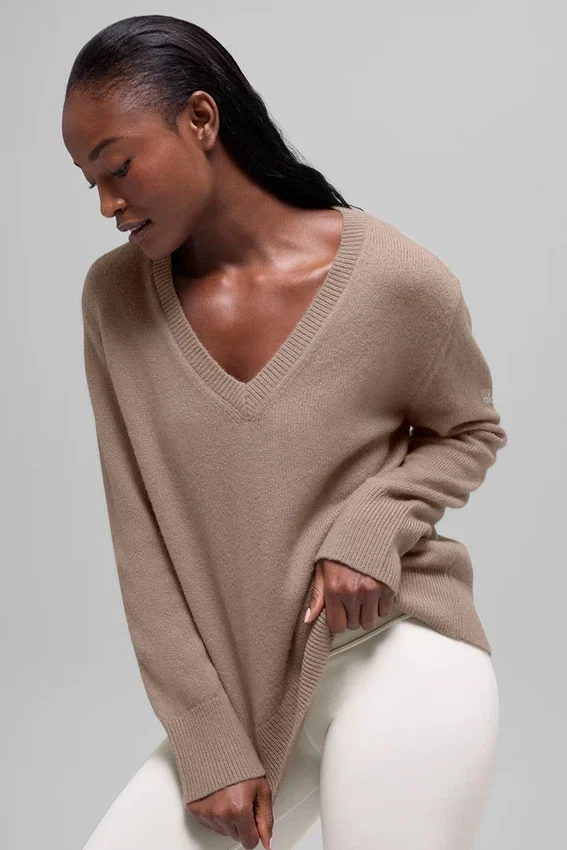 Jersey oversize de cuello en V «New Class» de lana y cachemira - Chai Latte
