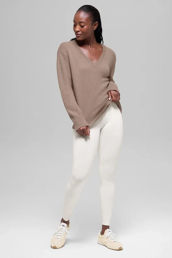 Jersey oversize de cuello en V «New Class» de lana y cachemira - Chai Latte