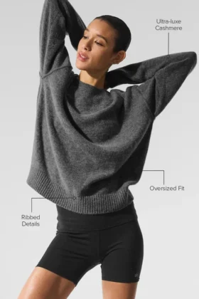 Jersey unisex de cuello redondo «New Class» de lana y cachemira – Gris platino