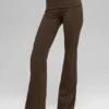 Leggings acampanados con cintura doblada Alo Softsculpt - Espresso