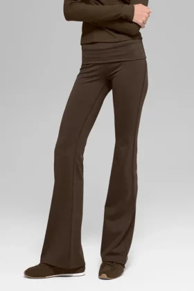 Leggings acampanados con cintura doblada Alo Softsculpt - Espresso