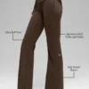 Leggings acampanados con cintura doblada Alo Softsculpt - Espresso