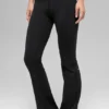 Leggings acampanados con cintura doblada Alo Softsculpt – Negro