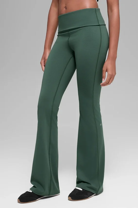 Leggings acampanados con cintura doblada Alo Softsculpt - Verde trébol