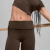 Leggings acampanados con vuelta de 7/8 Alo Softsculpt - Espresso