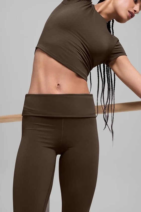 Leggings acampanados con vuelta de 7/8 Alo Softsculpt - Espresso