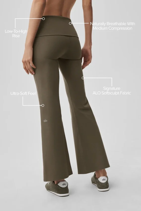 Leggings acampanados con vuelta de 7/8 Alo Softsculpt - Olive Tree