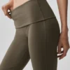Leggings acampanados con vuelta de 7/8 Alo Softsculpt - Olive Tree