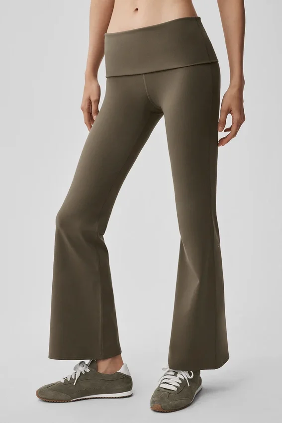 Leggings acampanados con vuelta de 7/8 Alo Softsculpt - Olive Tree