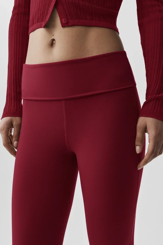 Leggings acampanados con vuelta de 7/8 Alo Softsculpt - Rojo «Summer Romance»