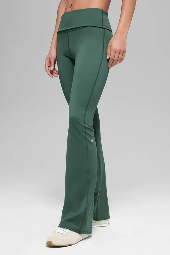 Leggings acampanados con vuelta de 7/8 Alo Softsculpt – Verde trébol