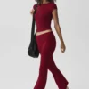 Leggings acampanados con vuelta de Alo Softsculpt - Rojo «Summer Romance»