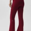 Leggings acampanados con vuelta de Alo Softsculpt - Rojo «Summer Romance»