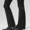 Leggings de talle alta y corte acampanado 7/8 «Airbrush» - Negro