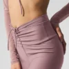 Pantalón capri de cintura High-Waist «Divine» con malla Airlift — Cuarzo ahumado
