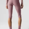 Pantalón capri de cintura High-Waist «Divine» con malla Airlift — Cuarzo ahumado