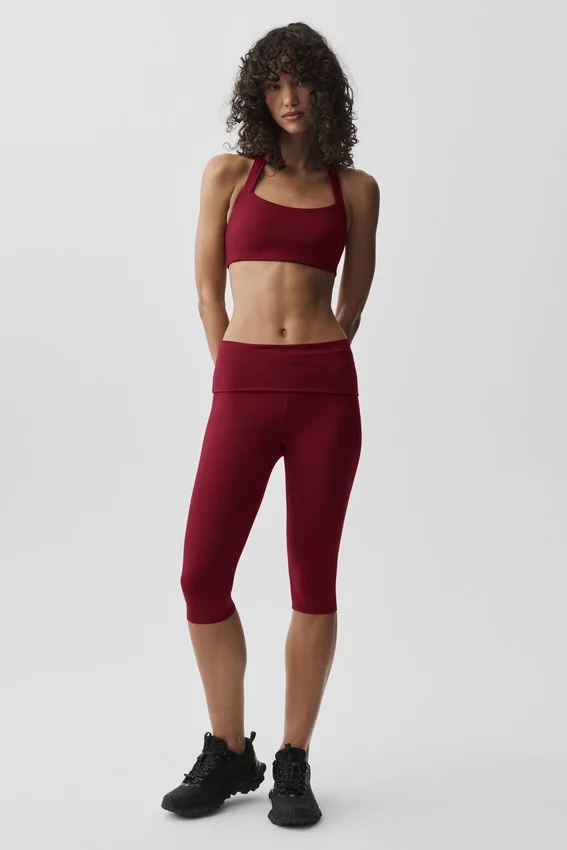 Pantalón capri de talle bajo con cinturilla doblada Alo Softsculpt - Rojo «Summer Romance»
