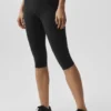 Pantalón capri High-Waist Airbrush de 16" — Negro