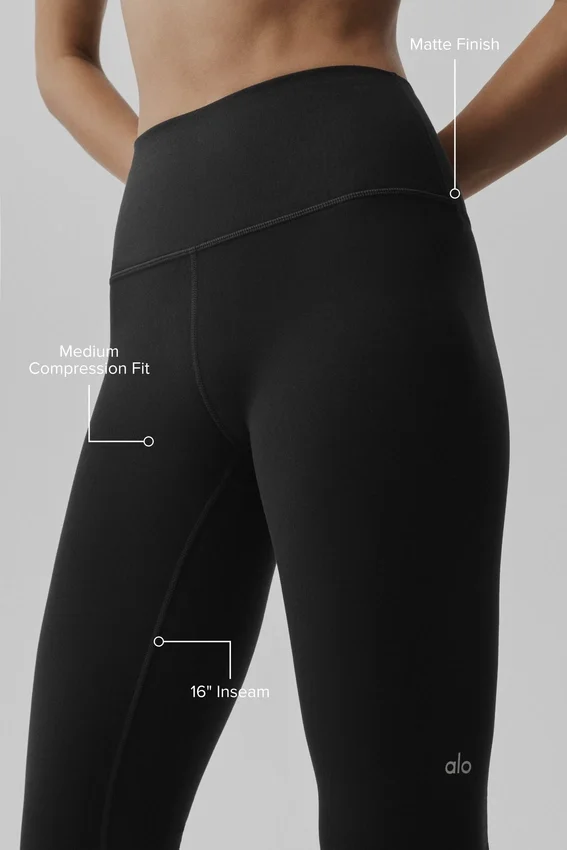 Pantalón capri High-Waist Airbrush de 16" — Negro