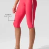 Pantalón capri High-Waist Airlift de cintura alta, superelegante y con contraste — Rojo caramelo/Blanco
