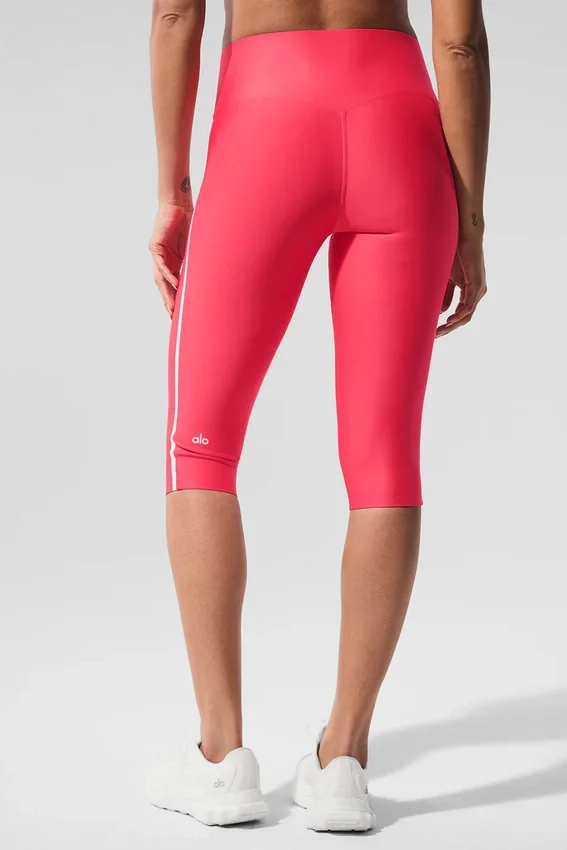 Pantalón capri High-Waist Airlift de cintura alta, superelegante y con contraste — Rojo caramelo/Blanco