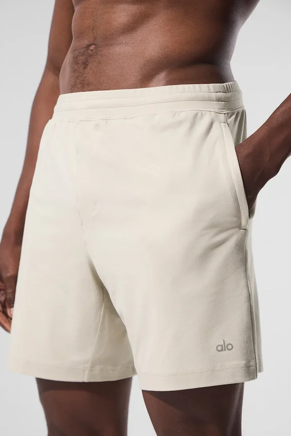 Pantalón corto Conquer React Performance de 7" - Bone
