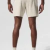 Pantalón corto Conquer React Performance de 7" - Bone