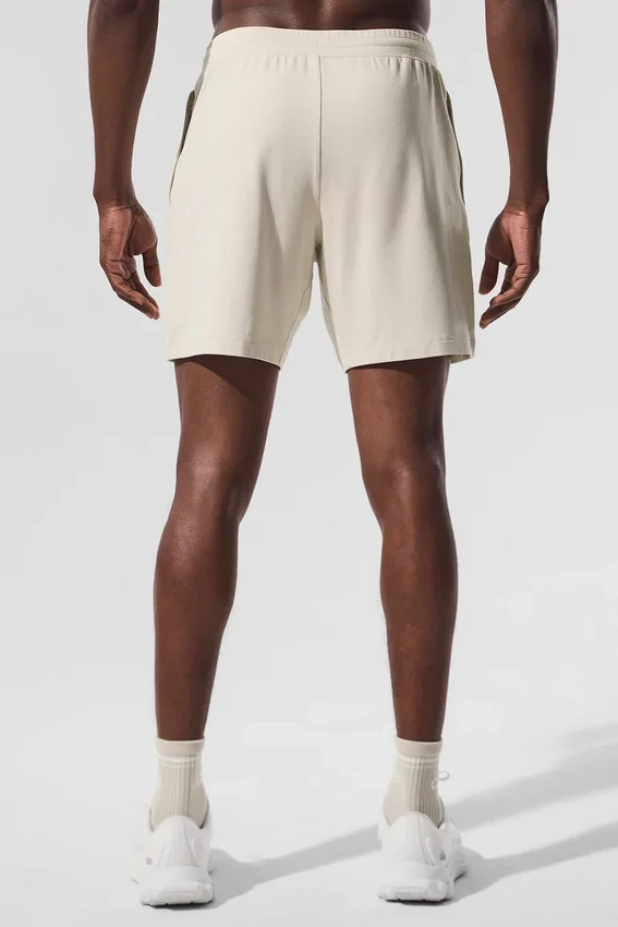 Pantalón corto Conquer React Performance de 7" - Bone