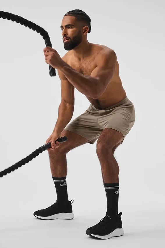 Pantalón corto Conquer React Performance de 7" - Gravel