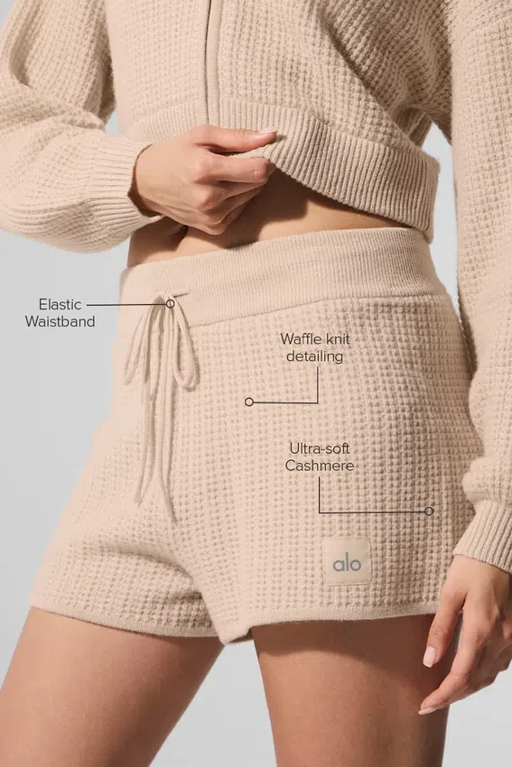 Pantalón corto de cachemira High-Waist con tejido de gofre mullido - Macadamia Blush