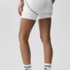 Pantalón corto de cintura alta «Heart Throb» con estampado «Airbrush» de 4" - Blanco/Negro