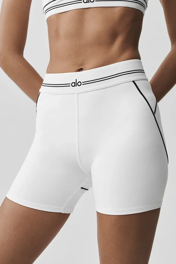 Pantalón corto de cintura alta «Heart Throb» con estampado «Airbrush» de 4" - Blanco/Negro