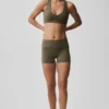 Pantalón corto de compresión de 3" Alo Softsculpt High-Waist «Precision» — Verde olivo