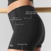 Pantalón corto de compresión Precision de Alo Softsculpt High-Waist de 3" — Negro