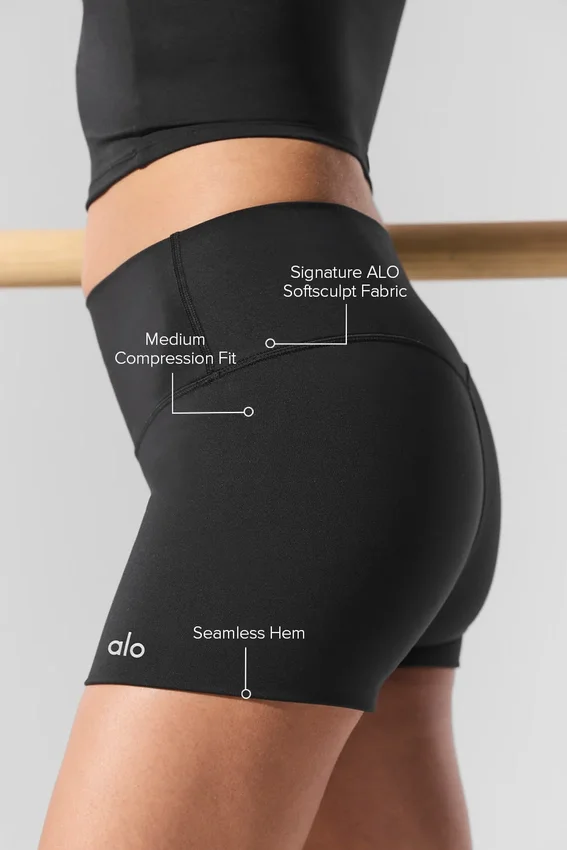 Pantalón corto de compresión Precision de Alo Softsculpt High-Waist de 3" — Negro
