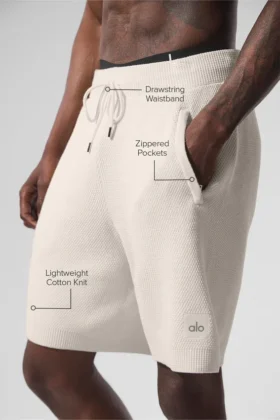 Pantalón corto de punto tipo jersé «Sports Club» de 7″ – Marfil