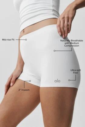 Pantalón corto de talle medio Alo Softsculpt de 2″ — Blanco